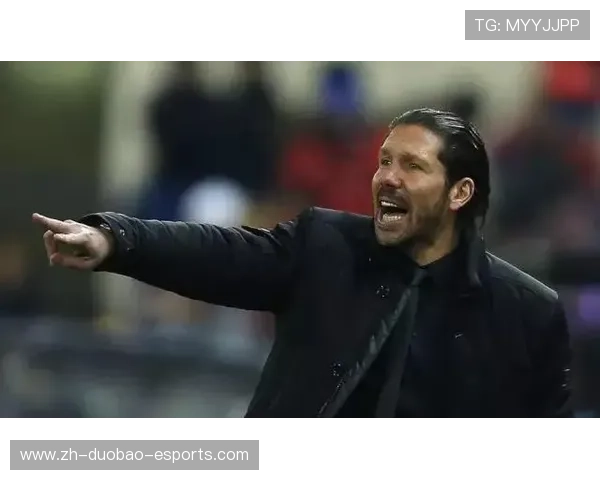 踢足球帅气十足的韩国球星展现超凡技术与不屈精神